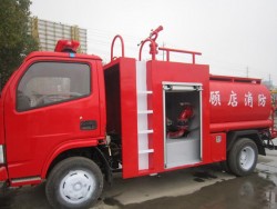 Camion di serbatoio di acqua professionale del fuoco 4X2 di Dongfeng