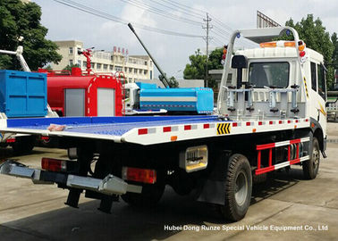 Porcellana Inclini il camion di rimorchio a base piatta del demolitore del vassoio, sollevamento del camion 2700Kg di recupero del veicolo stradale fornitore