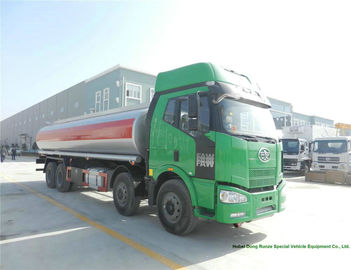 Porcellana Camion di trasporto del combustibile di FAW J6 per petrolio greggio/la lubrificazione della consegna 28000L -30000L di Oi fornitore