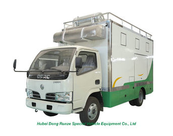 Porcellana Camion di cucina mobile 4x2/4x4 di DFAC RHD/LHD per alimento che cucina e che vende fornitore